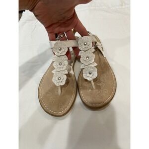 BOC Born Concept White Faux Leather Flower Sandals Ankle Strap Womens US 7